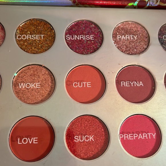 🎈SALE🎈🎀#55.MAKEUP XXL67-COLOR RED EYESHADOW PALETTE🎀 - Picture 8 of 17